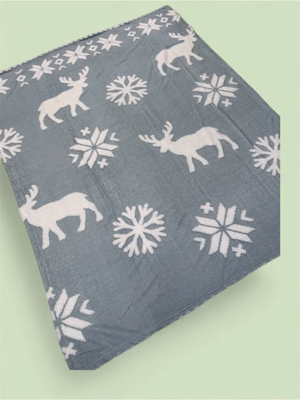 3d Christmas print Gray Reindeer & Snowflake Holiday Throw Blanket Home Holiday